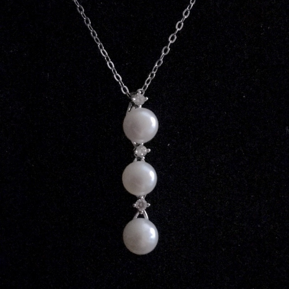 New Beautiful 3 White Freshwater pearls Cz 925 Sterling silver Necklace